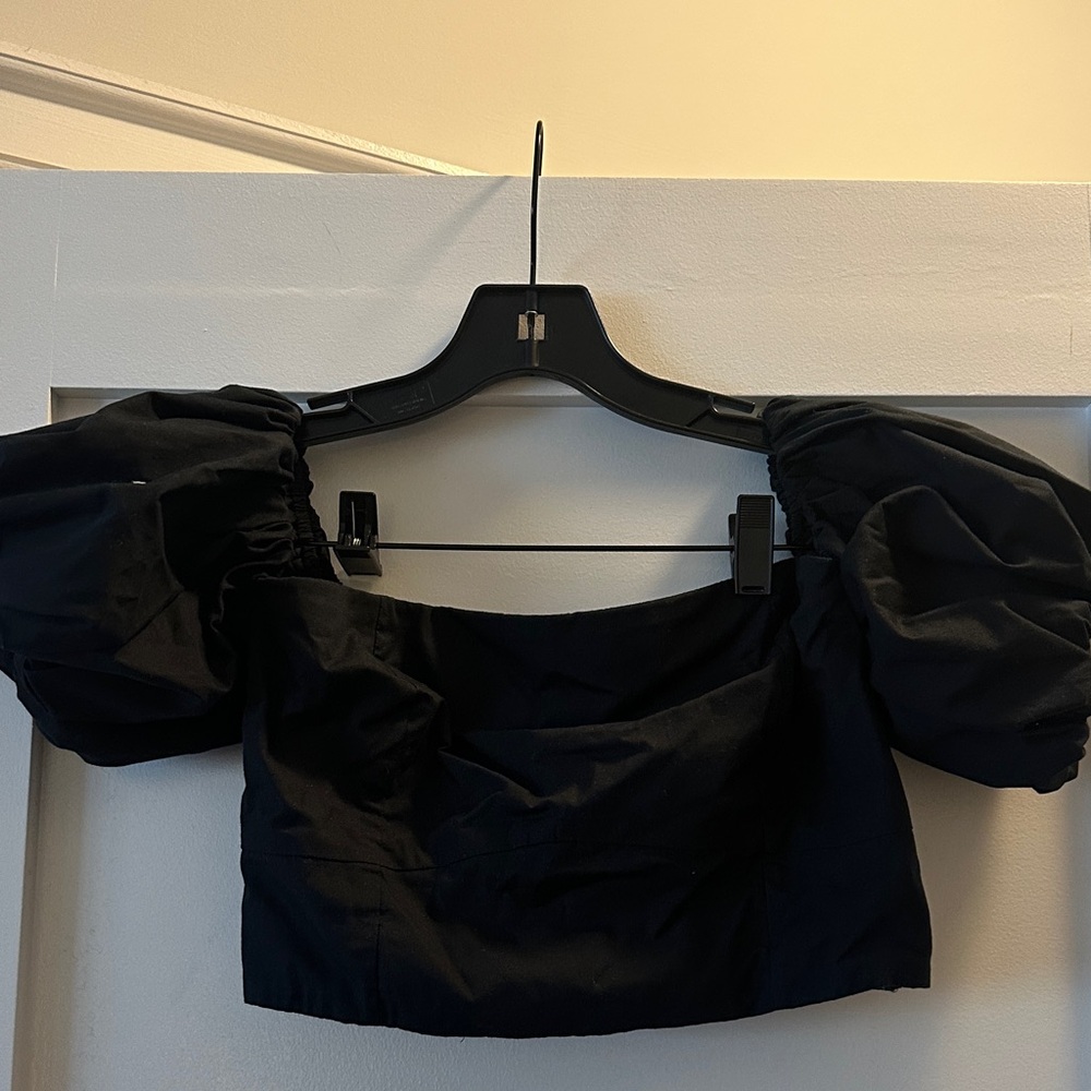 Abercrombie & Fitch Black Puff Sleeve Crop Top